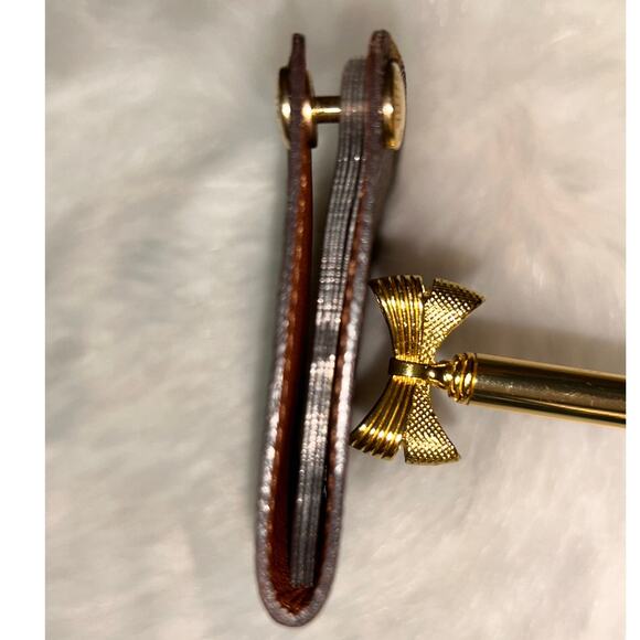 Louis Vuitton 2005 Monogram Pattern Card Holder - Brown  Louis Vuitton Monogram Porte Cartes Credit Card Holder Wallet Case 2005 (CT0055)